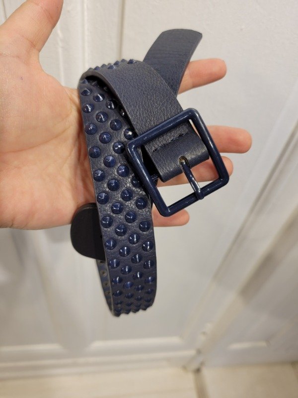 Producto - Cinturón azul marino ecocuero con tachas 96cm EN SALE - PRECIO: 10X
