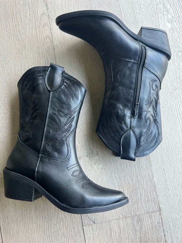 Producto - MOKAH cuero negro