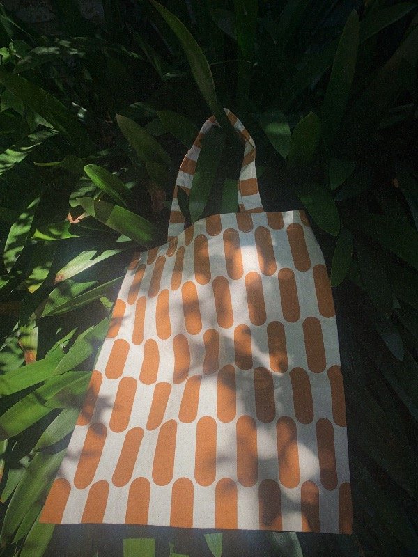 Producto - TOTE CÁPSULAS MARRÓN