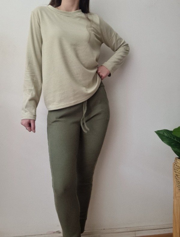 Producto - COMBO VERDE (BUZO+BABUCHA) (BU0133) (BA0091)