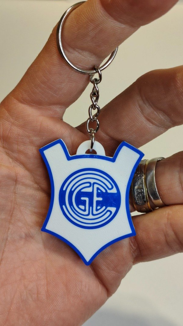 Producto - LLAVERO ESCUDO CLUB GIMNASIA Y ESGRIMA LA PLATA SIN ESPADAS - 1