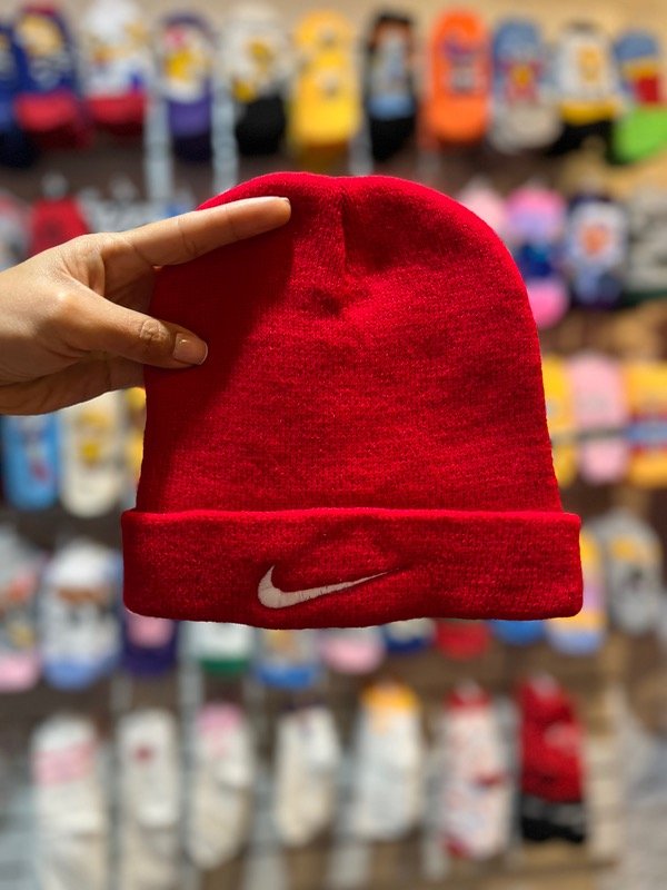 Producto - Gorros de lana NK rojo/ adultos