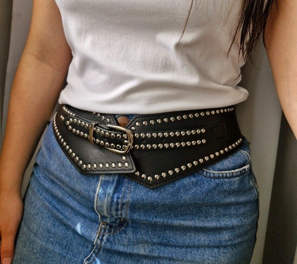 Producto - Cinto faja tachas