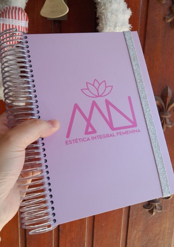 Producto - Agenda de turnos 2026 con 1 día por página tapa personalizada dura con elástico