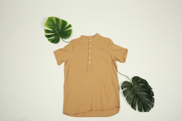 Producto - CAMISA BELIEVE MAO CAMEL