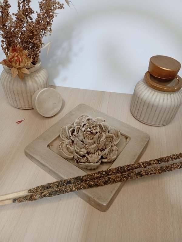 Producto - Portasahumerio flor con base