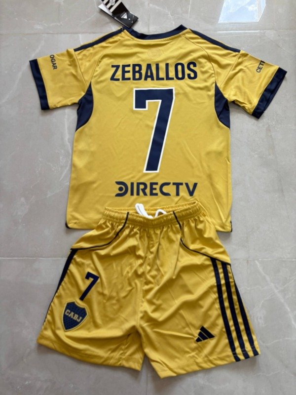 Producto - Kit de niño Boca Jrs visitante 25/26 7 Zeballos