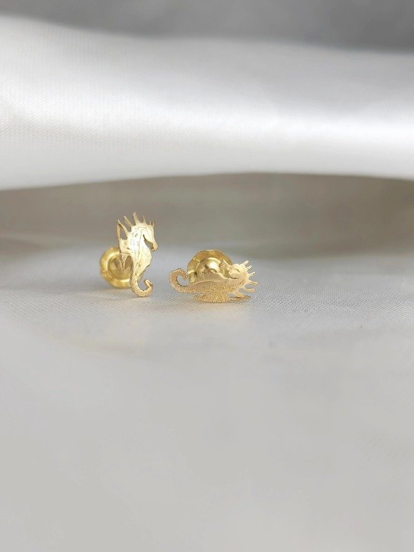 Producto - Aros Caballito de Mar Oro 18kt Cierre a Rosca - 1