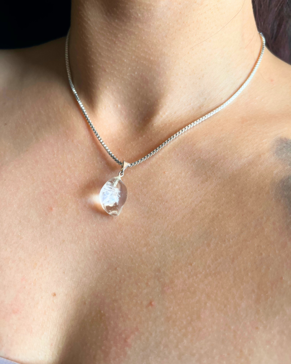 Producto - Dije de cuarzo Cristal - Intensificador, iluminación y energización