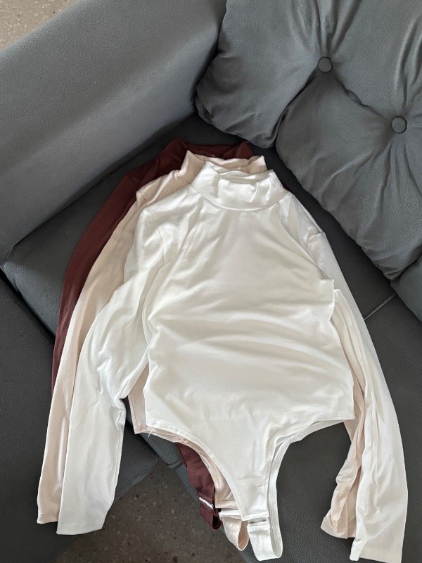 E) body algodón Carla
