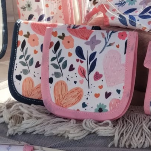 Producto - Estuche femenino corazones