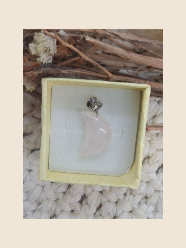 Producto - Dije luna mini cuarzo rosa