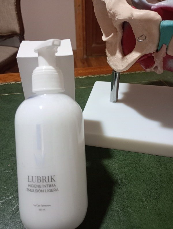 Producto - LUBRIK Leche de higiene intima 250 ml