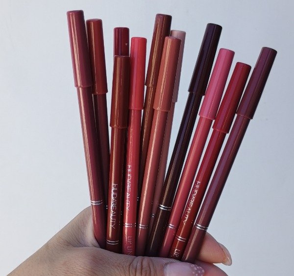 Producto - DELINEADOR DE LABIOS HUDABEAUTY