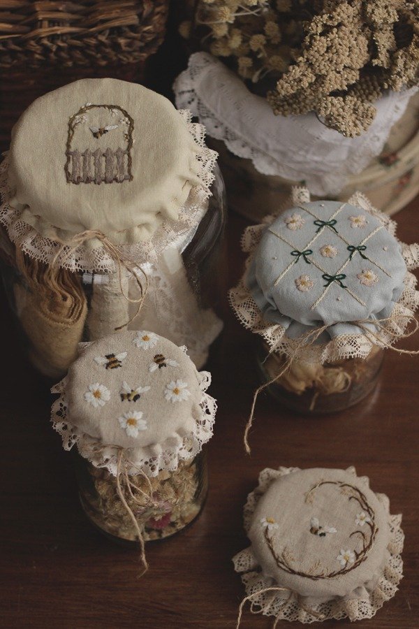Producto - Frascos con Gorritos Bordados "Garden Collection"