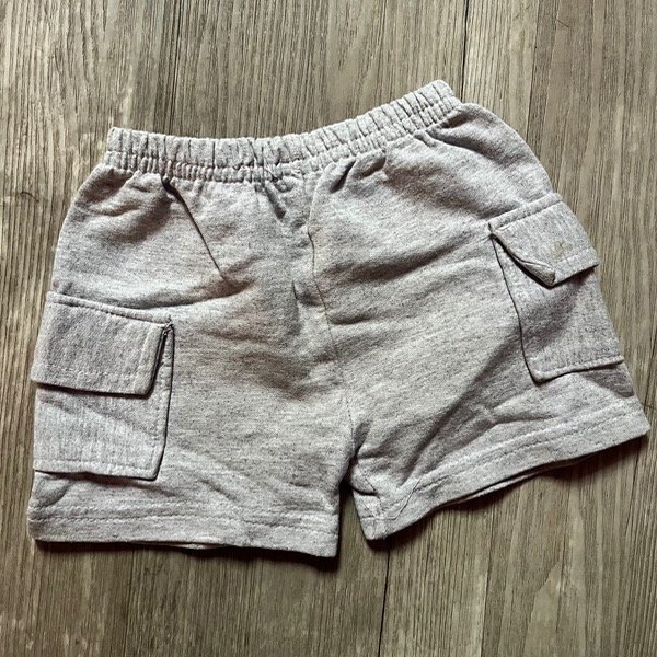 Producto - Short Gris Bolsillos 3M
