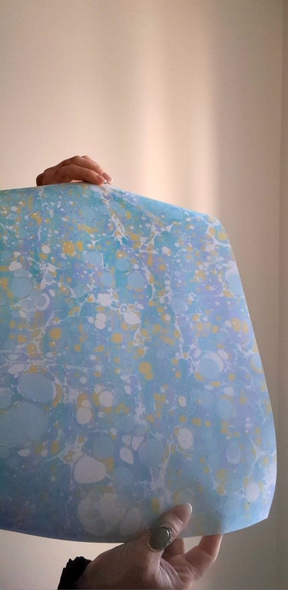 Producto - a. Papel marmolado artesanalmente