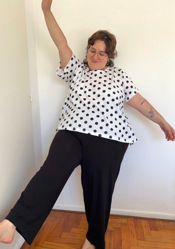 Producto - LANZAMIENTO Remera Lunares