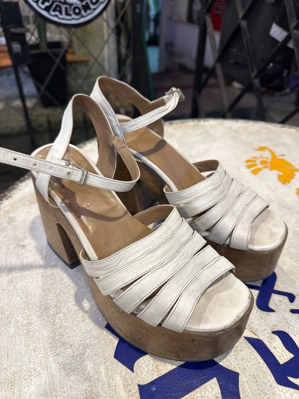 Producto - Zapatos Paruolo blancos