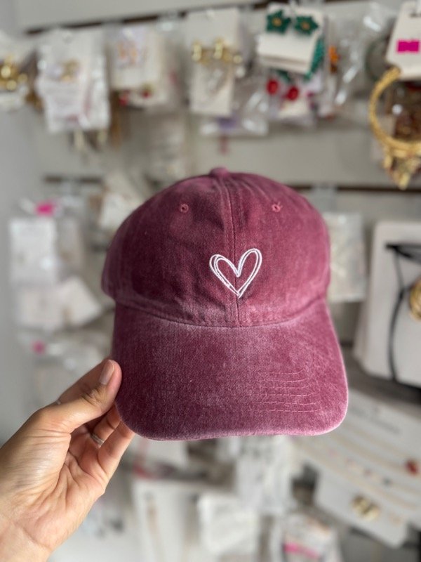 Producto - Gorra corazón bordo