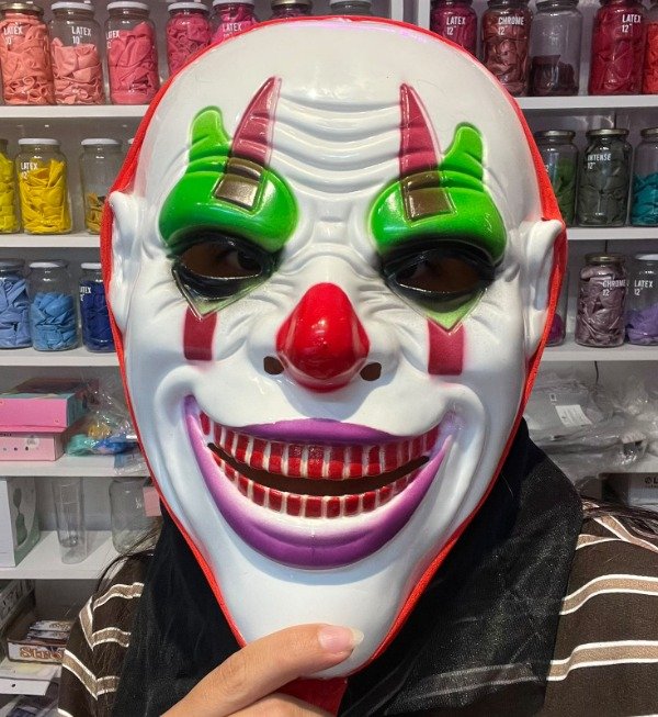 Producto - Mascara rígida payaso diabólico con manto