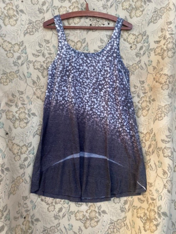 Vestido flores gris