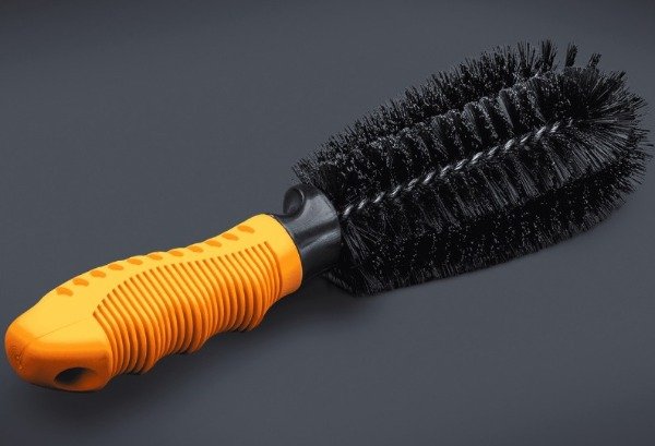 Producto - Cepillo limpia llantas ergonomico Laffitte