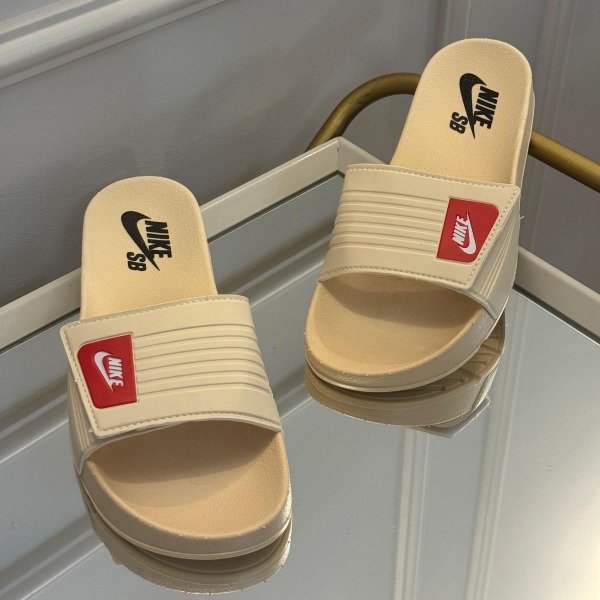 Producto - Chinelas Nike Beige
