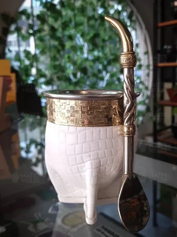 Producto - Combo Mate Imperial Deluxe Blanco Labrado + Bombillón Macizo