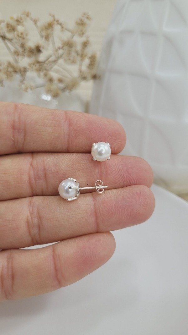 Producto - Aros de Plata Perla con Grifa 8mm (AR212)