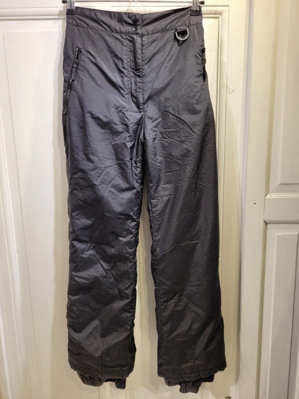 Producto - Pantalón de ski SPORT ESSENTIALS negro c/trampa nieve Talle XS - PRECIO: 108X