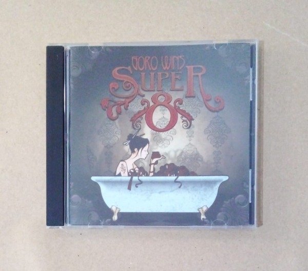 Producto - Super 8 - Goro Wins - Ed Autores 2012