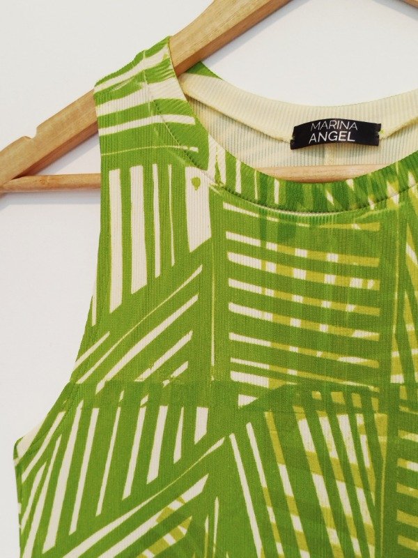 Producto - Musculosa BRAVA -estampa ENTRELINEAS en verde- - 1