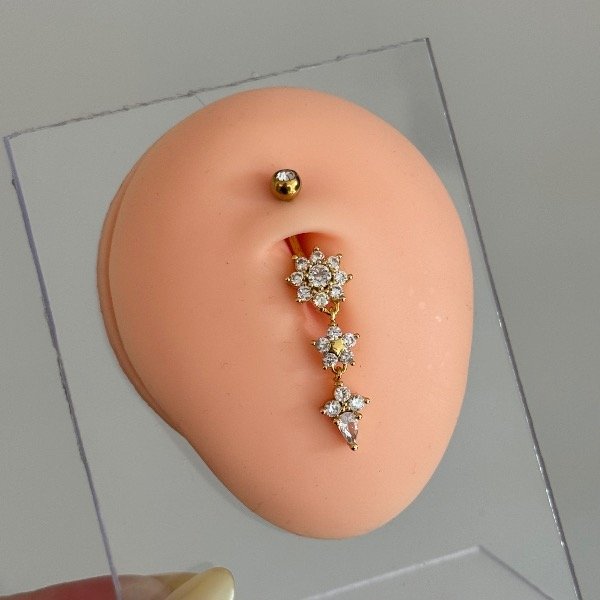 Producto - Piercing de ombligo colgante: flor dorada