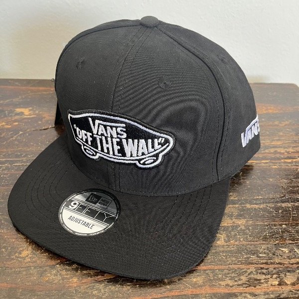 Producto - Plana regulable Vans off the wall negra