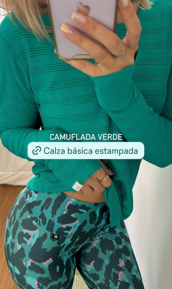 Producto - Remera ML corte evase Verde esmeralda 3277