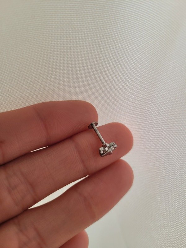 Producto - Piercing labret huellita con strass AQ - 1