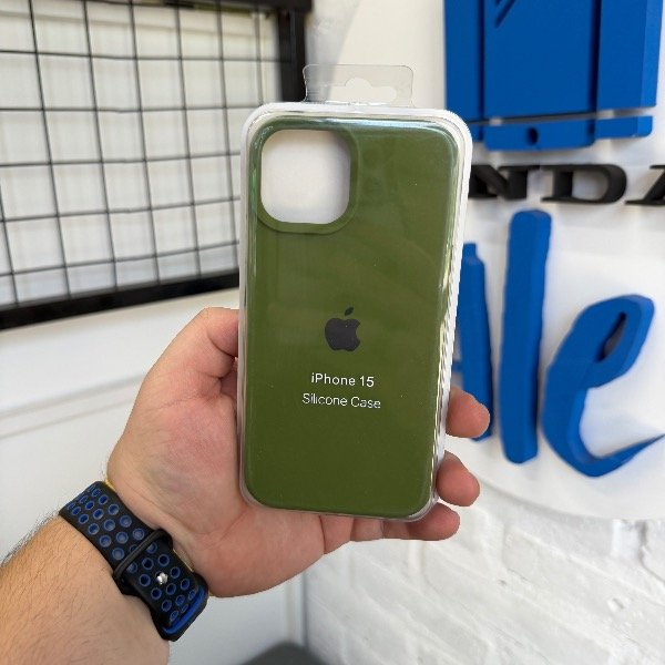 Producto - Silicone Case Verde Oliva - iPhone 15