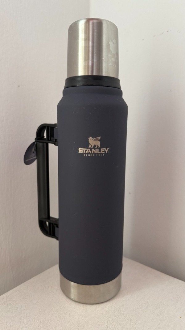 Producto - Termo de Acero Inoxidable 1,2 L Engomado con Manija