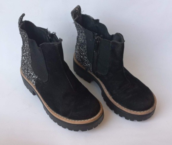 Producto - BOTITAS DE GAMUZA TALLE 27
