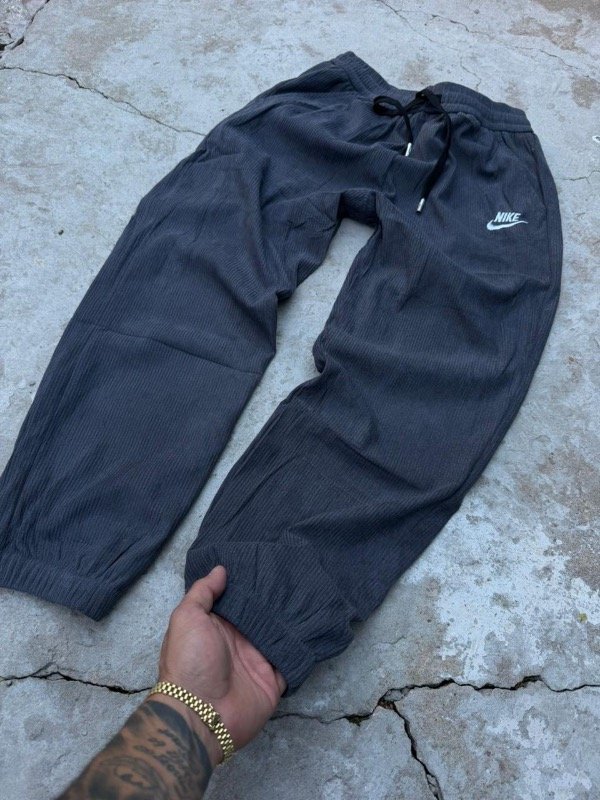 Producto - Pantalón Bordado tipo Corderoy