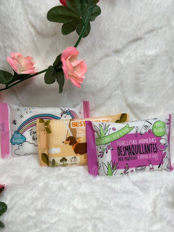 Producto - Toallitas húmedas/desmaquillantes