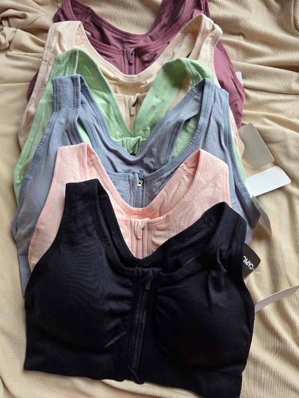 Producto - TOP DEPORTIVO CON CIERRE