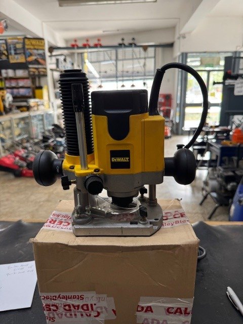 Producto - Fresadora 1100w Dewalt Dw621ar USADA