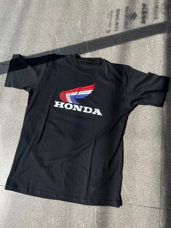 Producto - Remera honda bandera