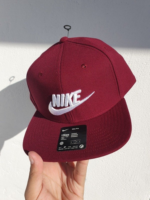 Snapback Nike Pro Whine talla adulto