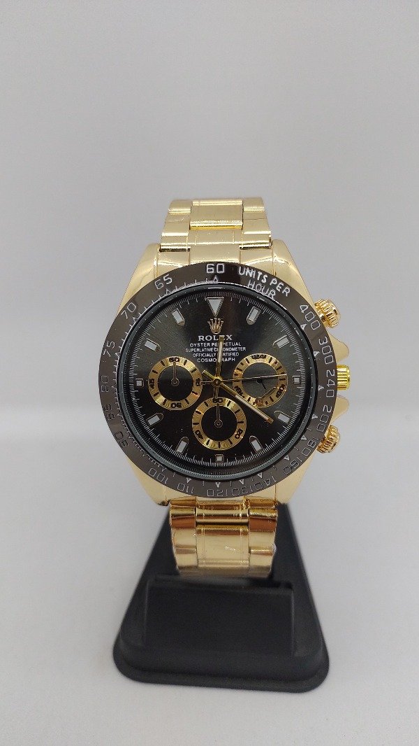 Producto - Reloj Rolex dorado fondo negro