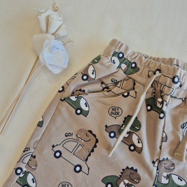 Producto - Short Dinos al volante tostado