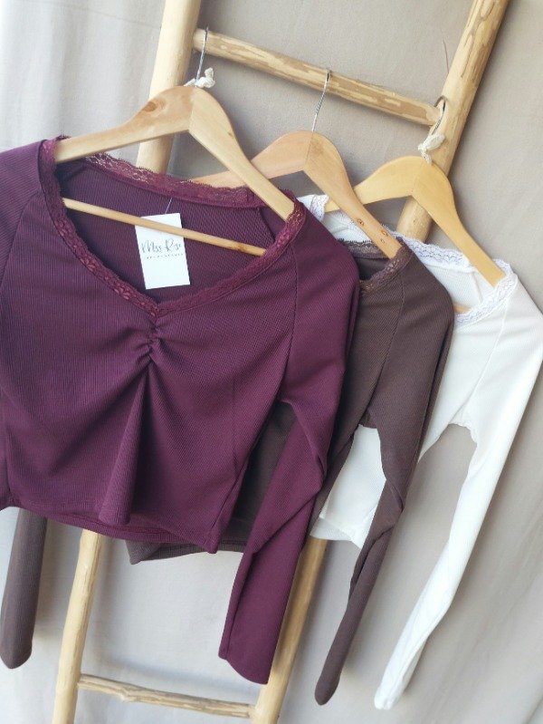 Producto - Remera con puntillita - AW274