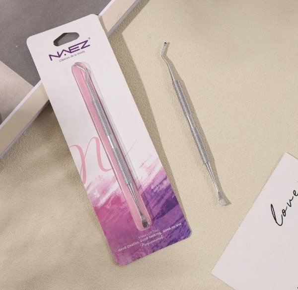 Producto - LIMPIADOR DE UÑAS + EMPUJADOR DE CUTÍCULAS NAEZ